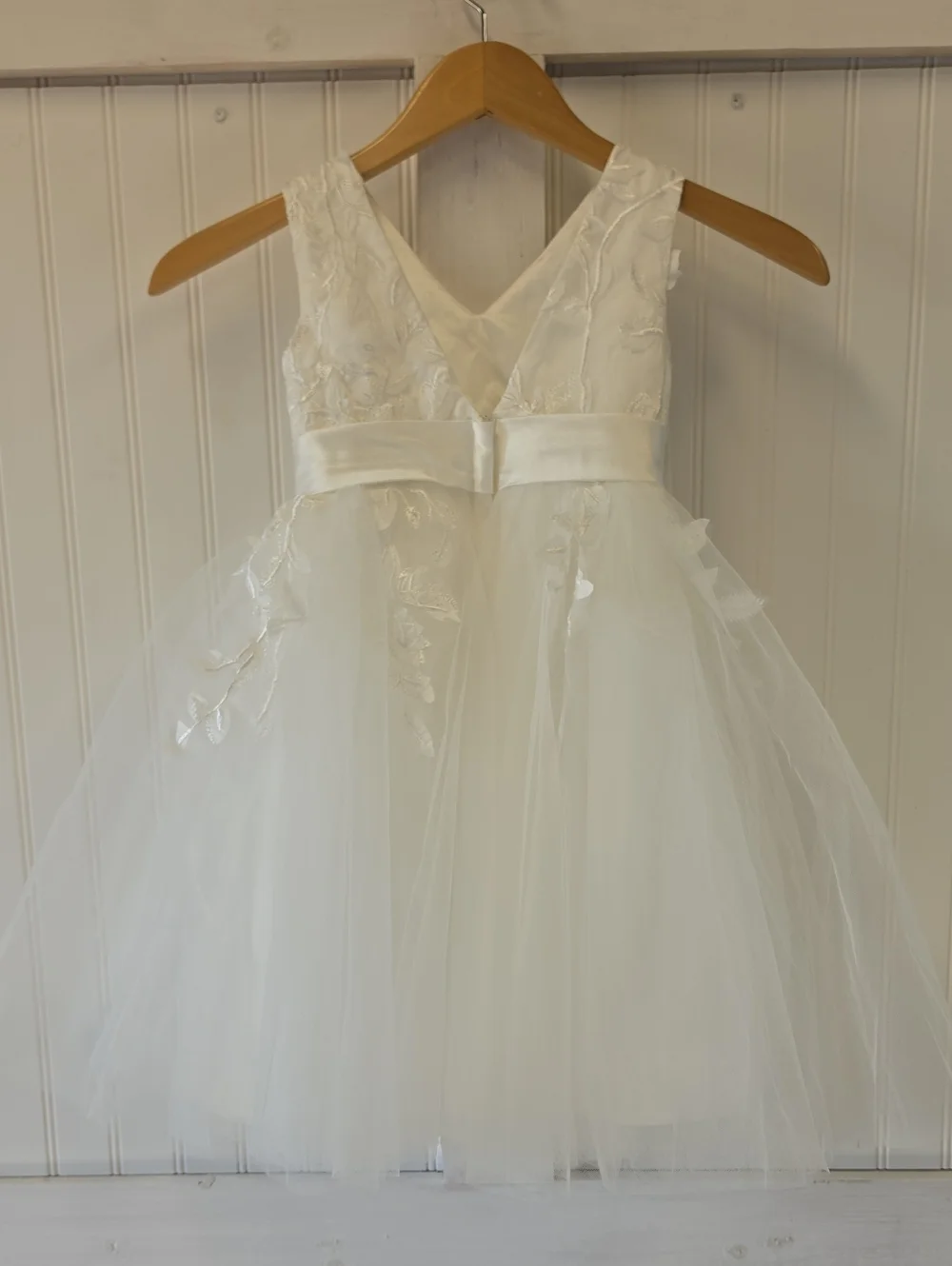 Girls NWT White Fashion Lace Tulle Sleeveless Satin Waistband Dress Size 4